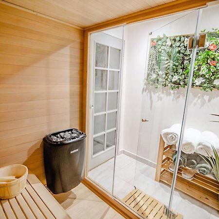 Modern Central Luxury Home With Hot Tub Sauna 11Ppl Шеффілд Екстер'єр фото